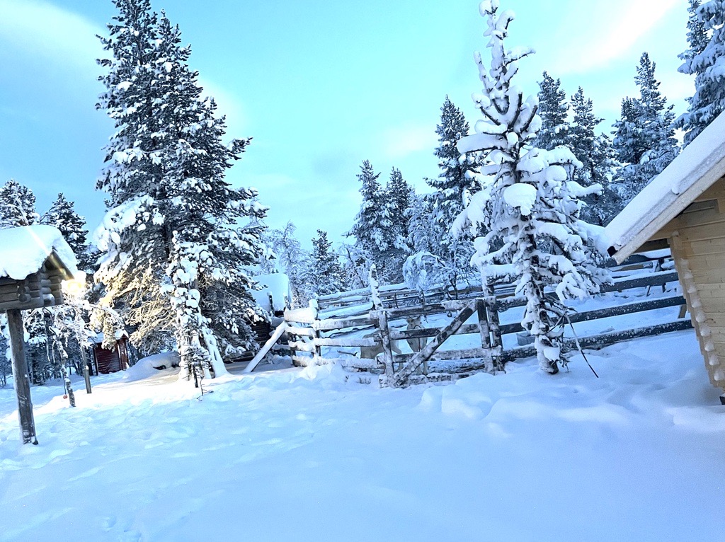 Snowy mountains with oranges houses